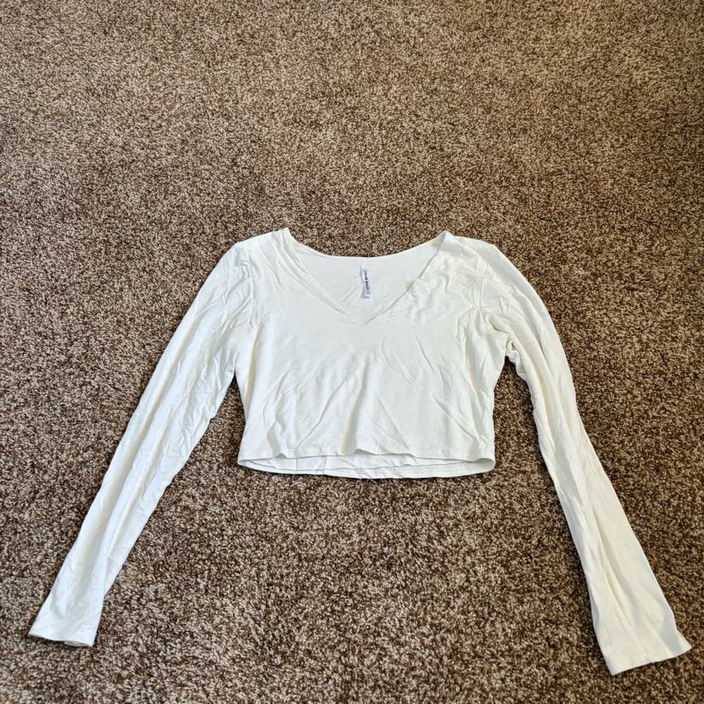 Lulus || Cropped V-Neck Stretch Cropped Long Sleeve Size L